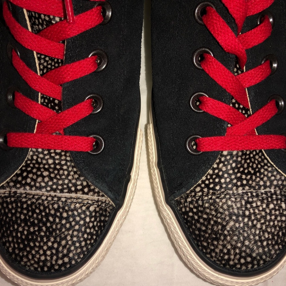 Black and print Converse Sneakers